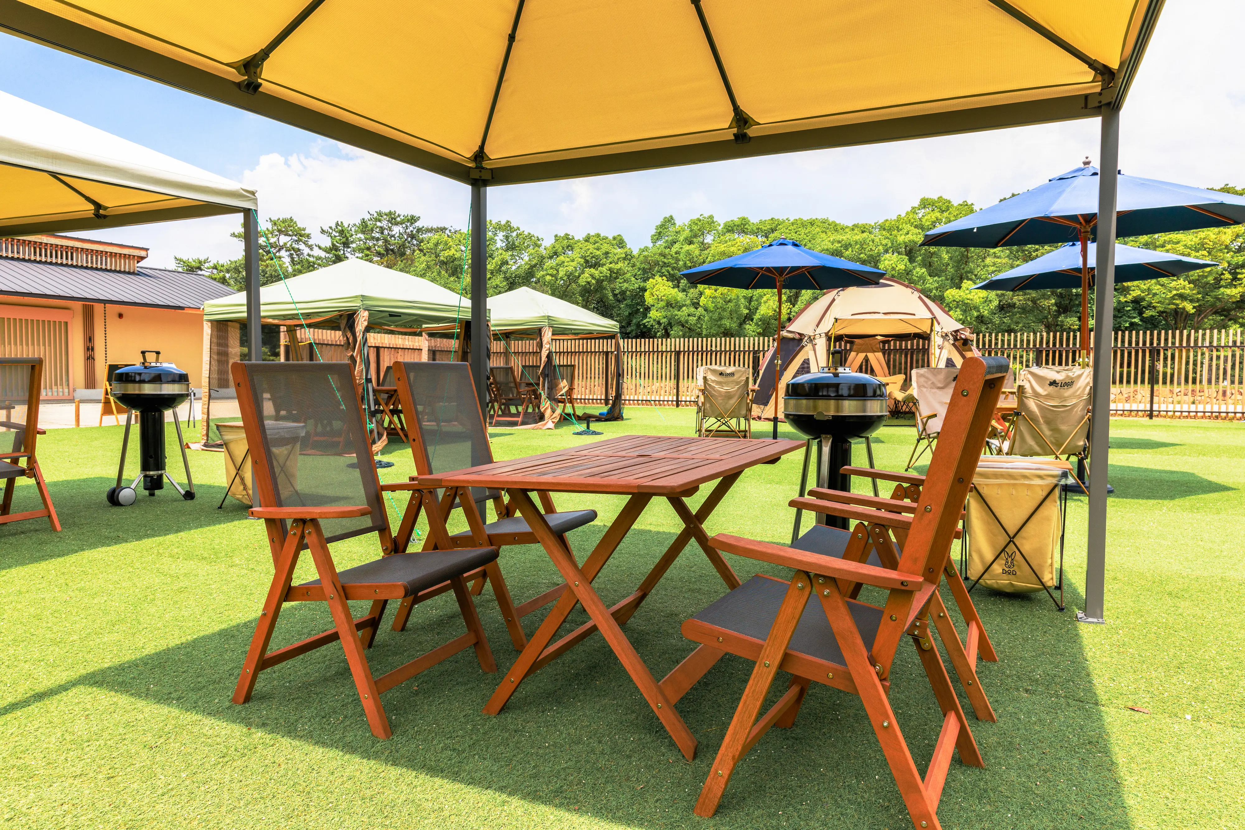 テーブルと椅子